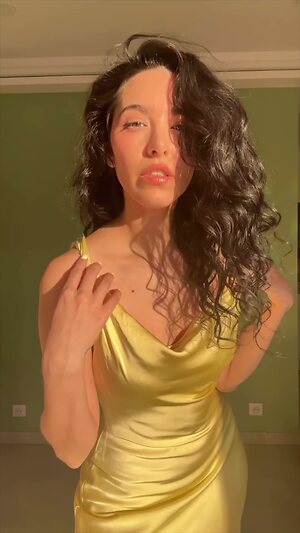 ASMR Glow leaked photo #23