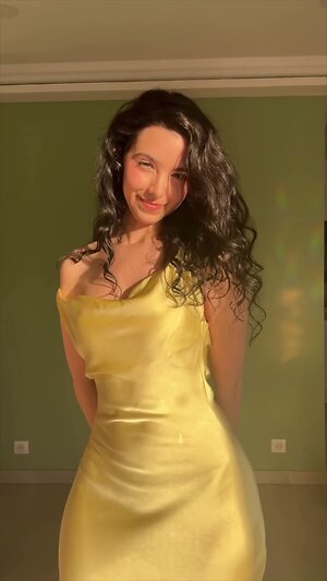 ASMR Glow leaked photo #26