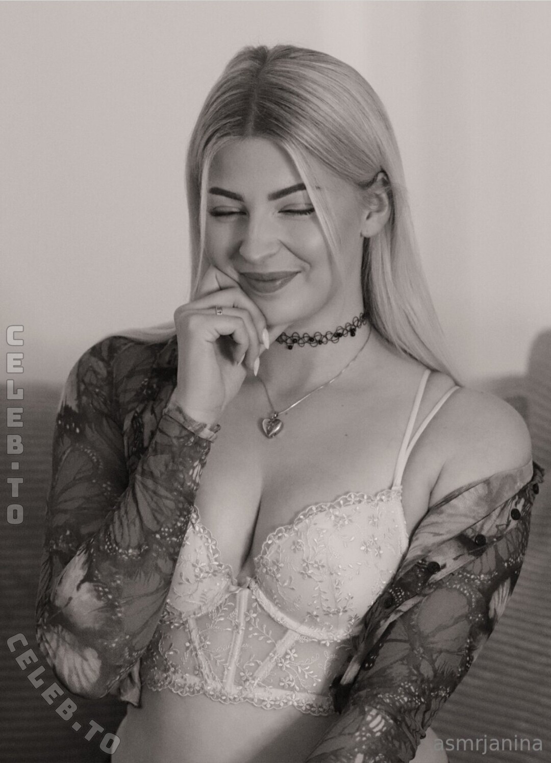 ASMR Janina photo