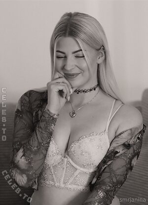 ASMR Janina