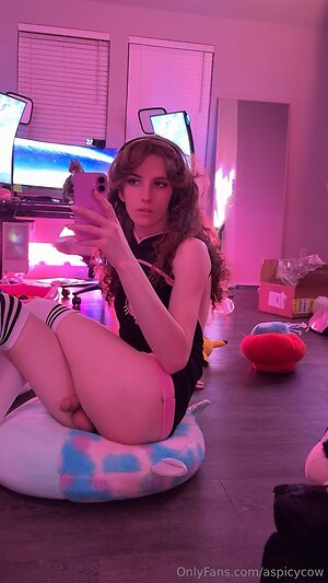 Aspicycow leaked photo #20