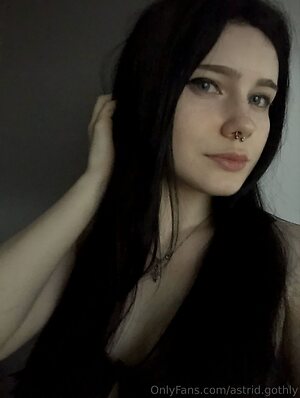 astrid.gothly leaked photo #34