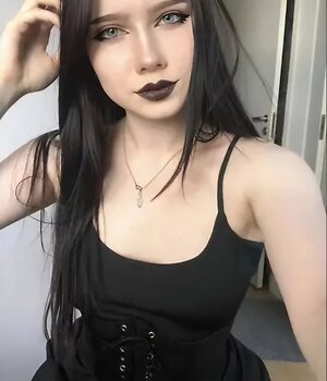 astrid.gothly leaked photo #38