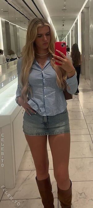 Athena Carter leaked photo #2