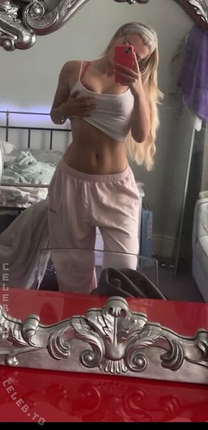 Athena Carter leaked photo #3