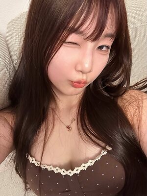 Athena "kiittwy" Jiang leaked photo #36