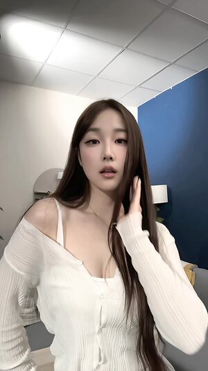 Athena "kiittwy" Jiang leaked photo #38