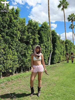 Aubrey Anderson-Emmons Nude Leaked Photo #5