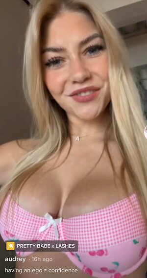 Audrey Wright leaked photo #21
