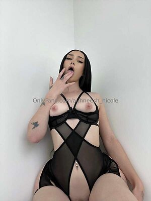 Auhneesh Nicole leaked photo #25