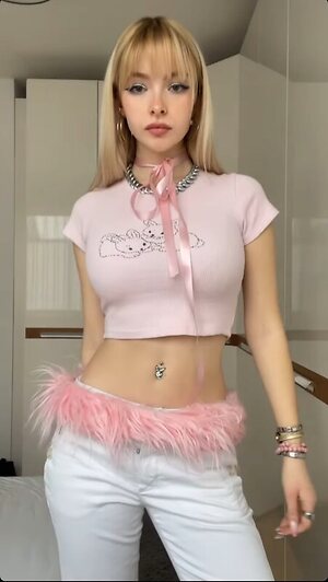 Aurelia Feiner leaked photo #8