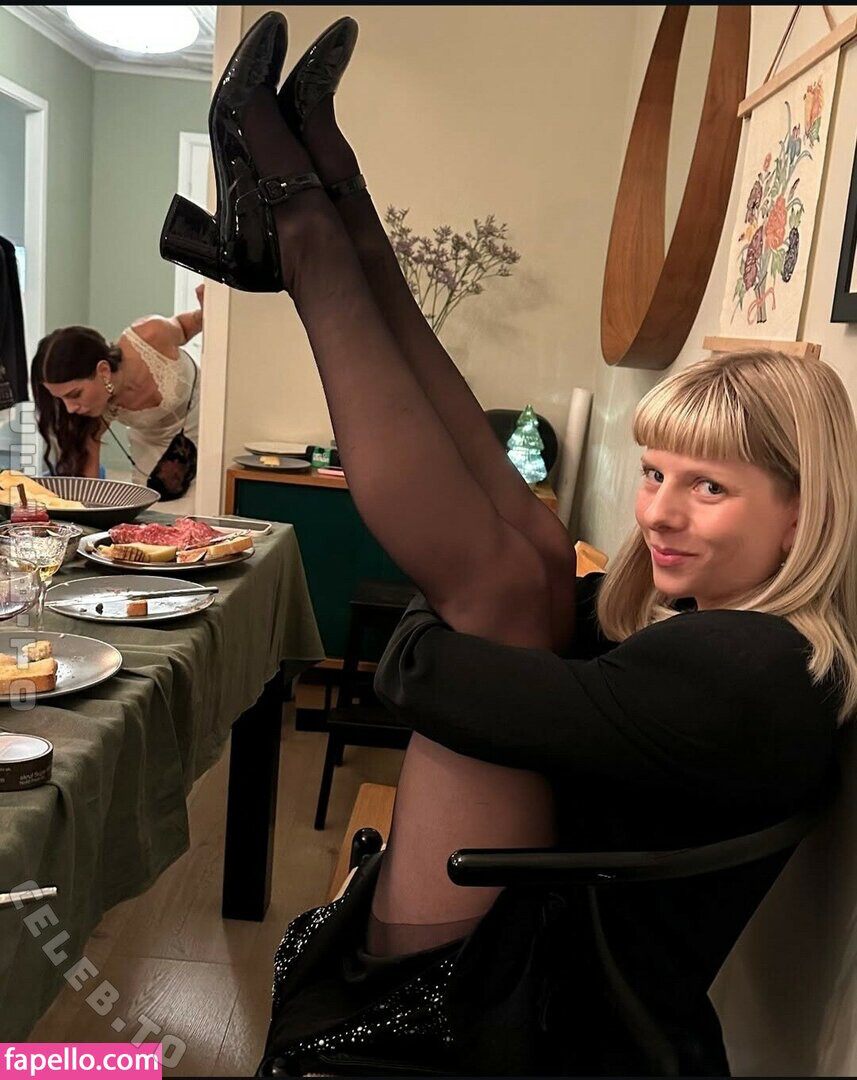 Aurora Aksnes photo