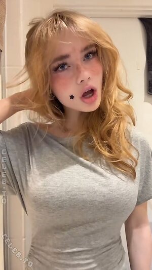 Aurora Nude Leaked Photo #29