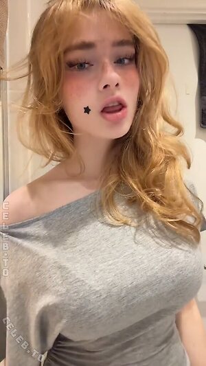 Aurora Nude Leaked Photo #30