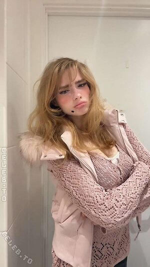 Aurora Nude Leaked Photo #38