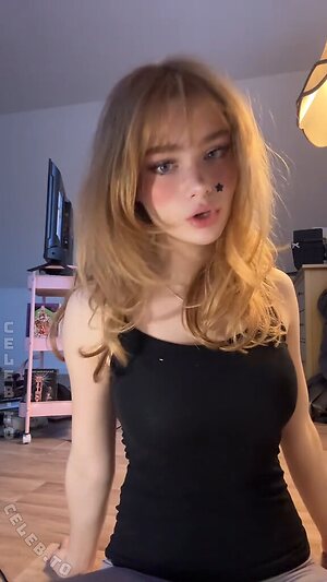 Aurora Nude Leaked Photo #40