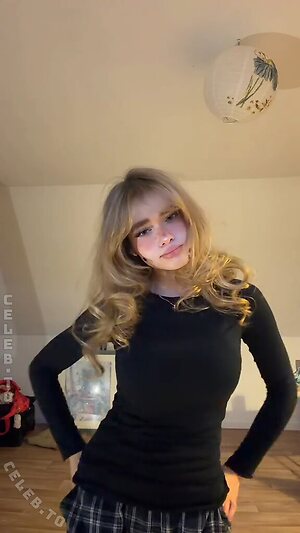 Aurora leaked photo #227