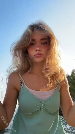 Aurora leaked photo #235