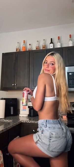 Ava Nucci leaked photo #44