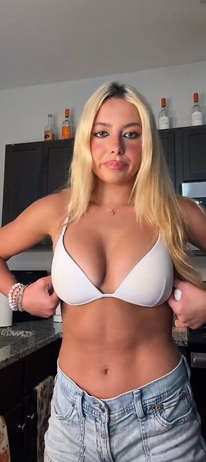 Ava Nucci leaked photo #46