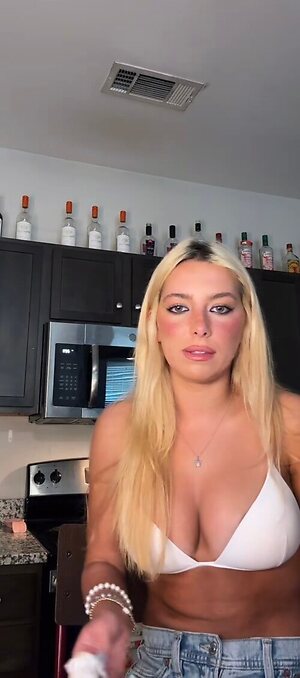 Ava Nucci leaked photo #49