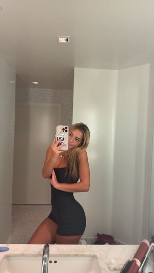Ava Nucci leaked photo #84