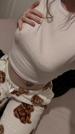 avapeach.vip Nude Photos