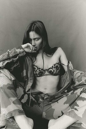 Ave.estel Nude Leaked Photo #27