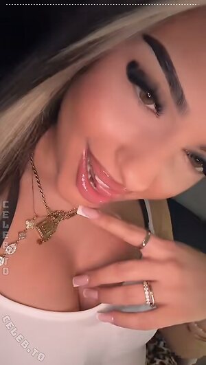 avendaaxs Nude Leaked Photo #4