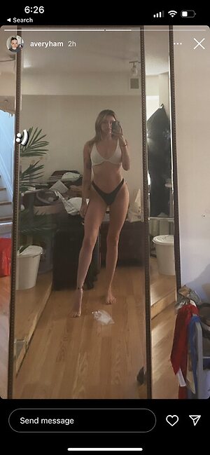 Avery leaked photo #7