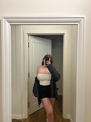 Avery leaked photo #15