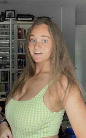 Avery leaked photo #20