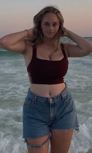 Avery leaked photo #37