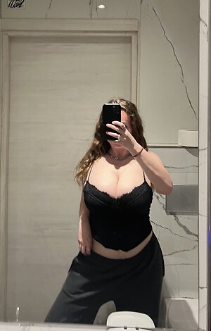 Avery leaked photo #54