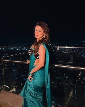 Avneet Kaur leaked photo #38