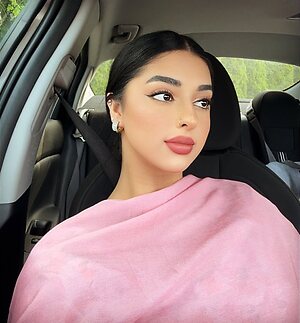 Avnoor Sidhu leaked photo #2