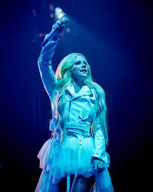 Avril Lavigne leaked photo #40