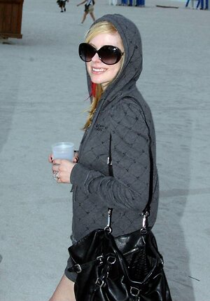 Avril Lavigne leaked photo #82