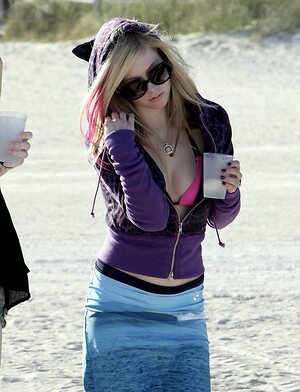 Avril Lavigne leaked photo #85