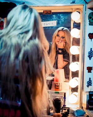 Avril Lavigne leaked photo #116