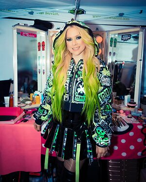 Avril Lavigne leaked photo #124