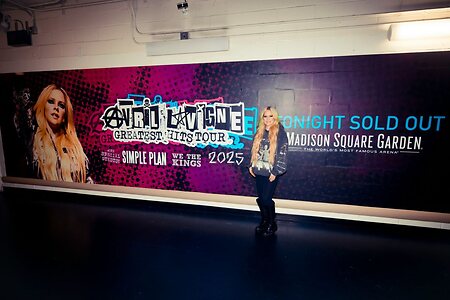 Avril Lavigne leaked photo #132
