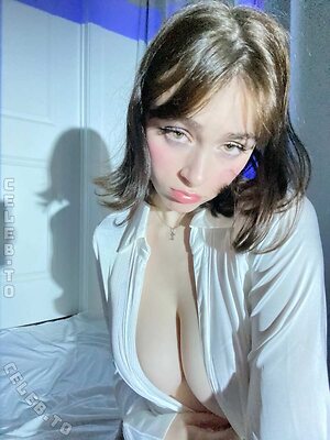 awholelottazozo photo