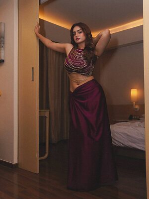 Ayesha Khan leaked photo #31