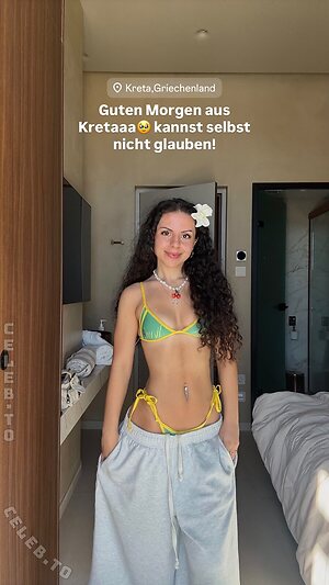 Aylinaphrodite leaked photo #22