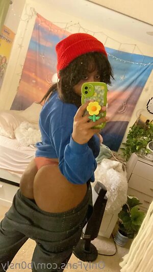 B0nsly Nude Leaked Photo #7