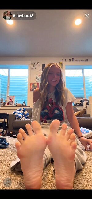 BabyBoo18 leaked photo #2
