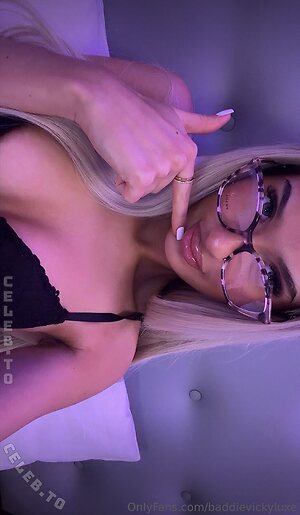 Baddie Vicky Luxe leaked photo #20