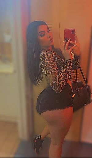 badgirl.daniix_ leaked photo #5