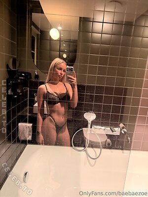baebaezoe Nude Leaked Photo #2